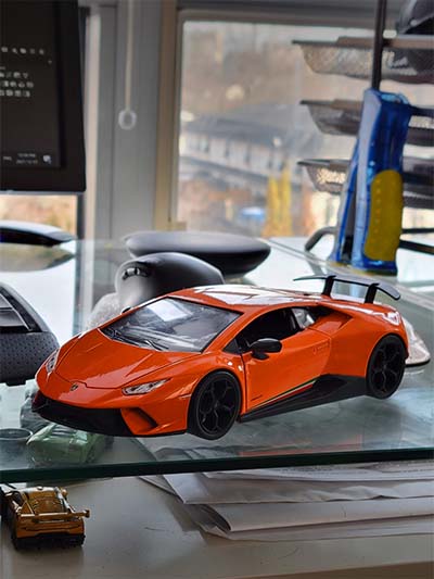 Lamborghini Huracan 1:18 scale model